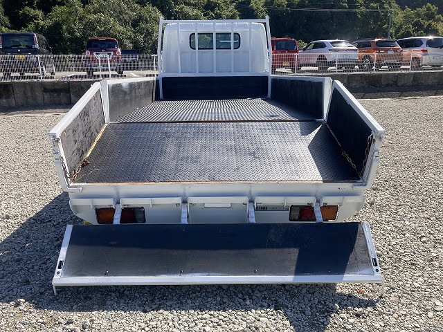 三菱 キャンター KK-FE82EE(2WD)の写真7