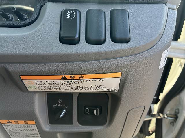 三菱 キャンター 2RG-FBA20(2WD)の写真44