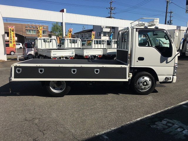 いすゞ エルフ 2RG-NKR88A(2WD)の写真12