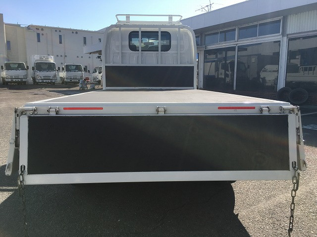 いすゞ エルフ 2RG-NKR88A(2WD)の写真14