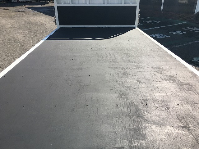 いすゞ エルフ 2RG-NKR88A(2WD)の写真16