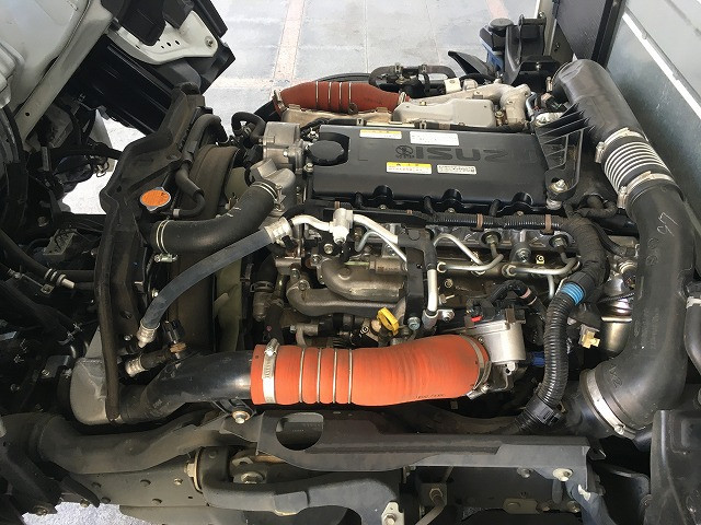 いすゞ エルフ 2RG-NKR88A(2WD)の写真24