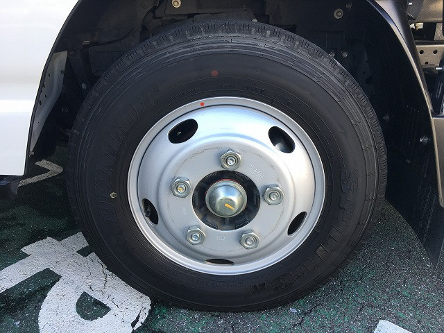 いすゞ エルフ 2RG-NKR88A(2WD)の写真40