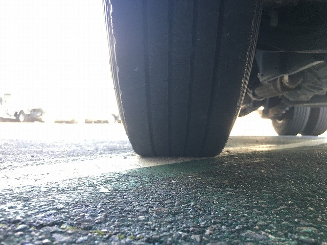 いすゞ エルフ 2RG-NKR88A(2WD)の写真45