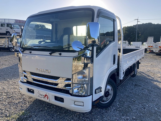 いすゞ エルフ BKG-NPR85AN(2WD)の写真1