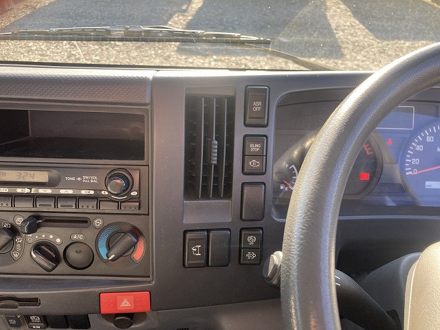 いすゞ エルフ BKG-NPR85AN(2WD)の写真26
