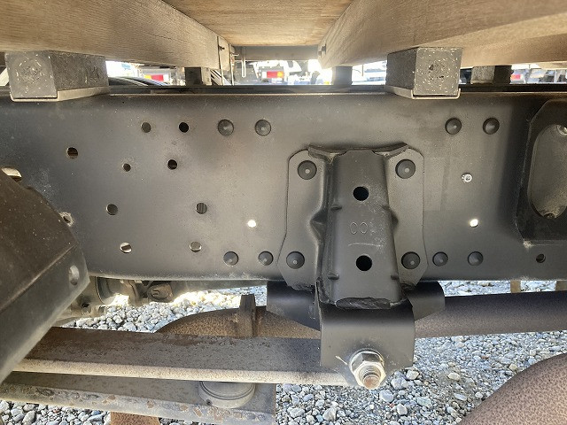 いすゞ エルフ BKG-NPR85AN(2WD)の写真34