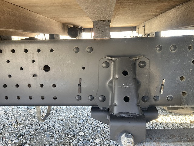 いすゞ エルフ BKG-NPR85AN(2WD)の写真39