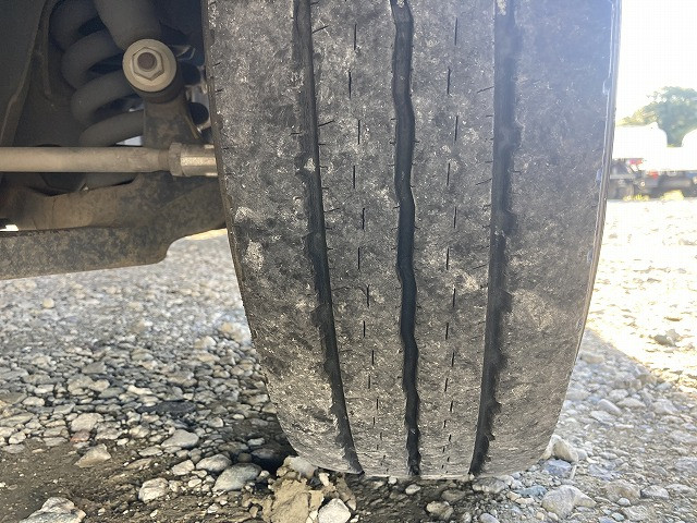 いすゞ エルフ BKG-NPR85AN(2WD)の写真41