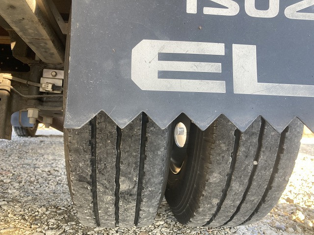 いすゞ エルフ BKG-NPR85AN(2WD)の写真44