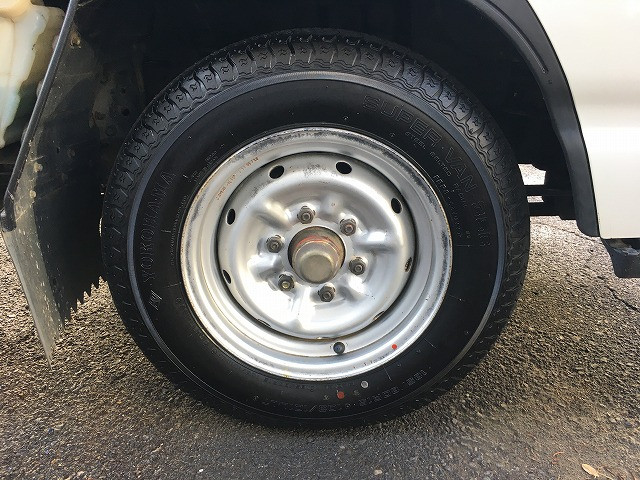 いすゞ エルフ KR-NHR69(2WD)の写真24