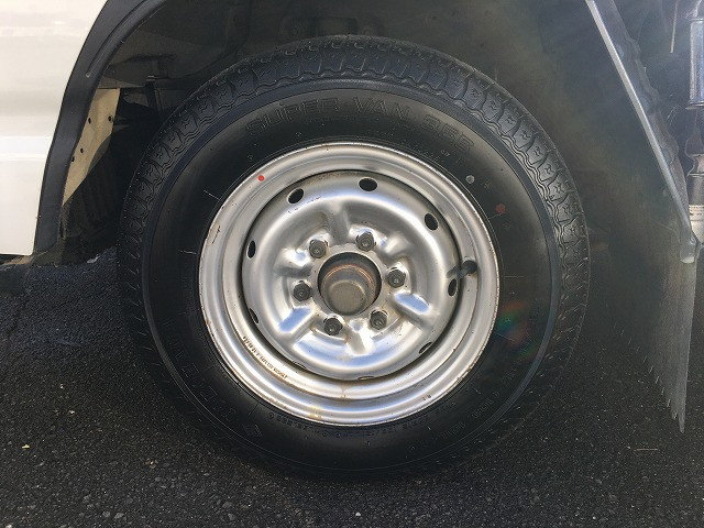 いすゞ エルフ KR-NHR69(2WD)の写真25