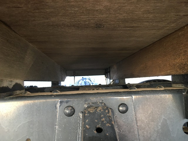 いすゞ エルフ KR-NHR69(2WD)の写真36