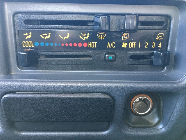 いすゞ エルフ KR-NHR69(2WD)の写真46