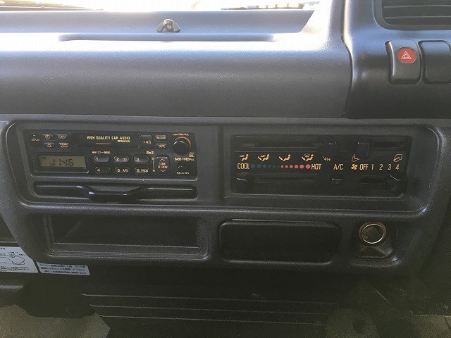 いすゞ エルフ KR-NHR69(2WD)の写真48