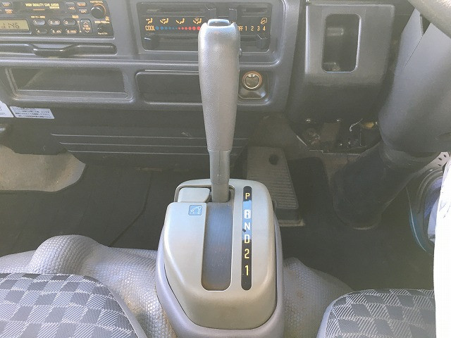 いすゞ エルフ KR-NHR69(2WD)の写真49