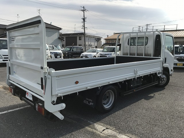 いすゞ エルフ TPG-NPR85AR(2WD)の写真8