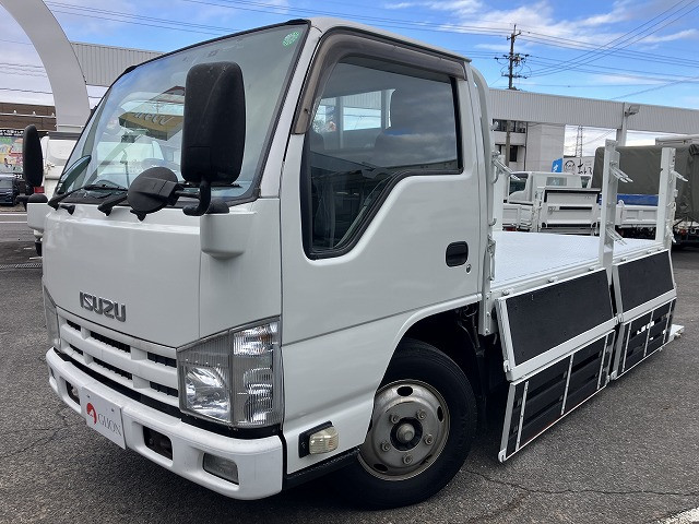 いすゞ エルフ BKG-NKR85A(2WD)の写真9