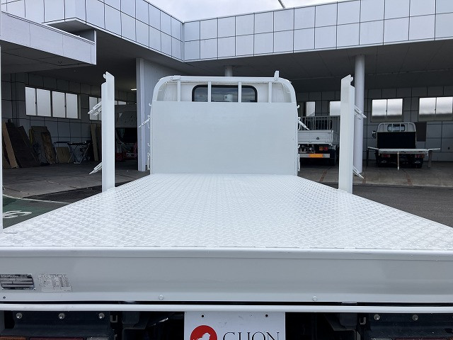 いすゞ エルフ BKG-NKR85A(2WD)の写真23