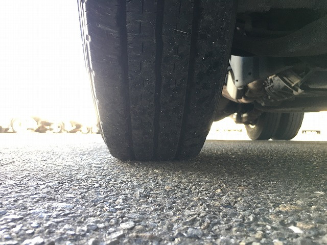 いすゞ エルフ BKG-NKR85A(2WD)の写真43