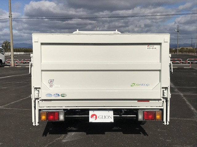 いすゞ エルフ TRG-NLR85AR(2WD)の写真5