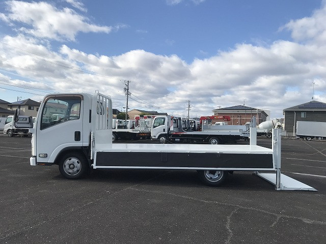 いすゞ エルフ TRG-NLR85AR(2WD)の写真14