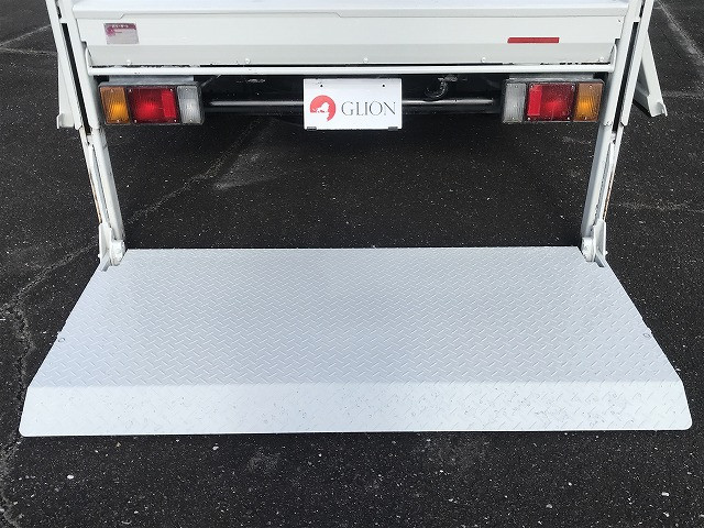 いすゞ エルフ TRG-NLR85AR(2WD)の写真18