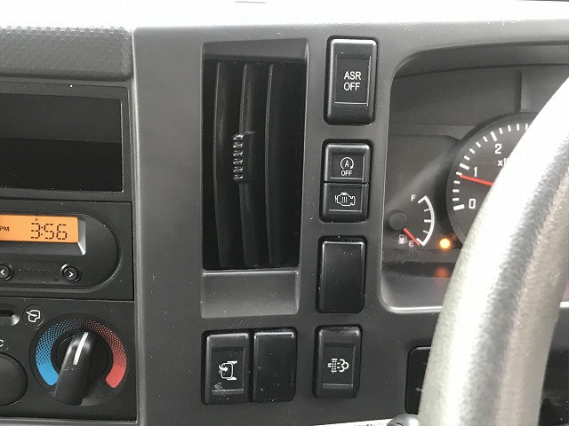 いすゞ エルフ TRG-NLR85AR(2WD)の写真32
