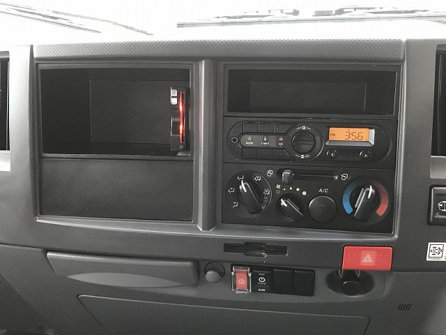 いすゞ エルフ TRG-NLR85AR(2WD)の写真35