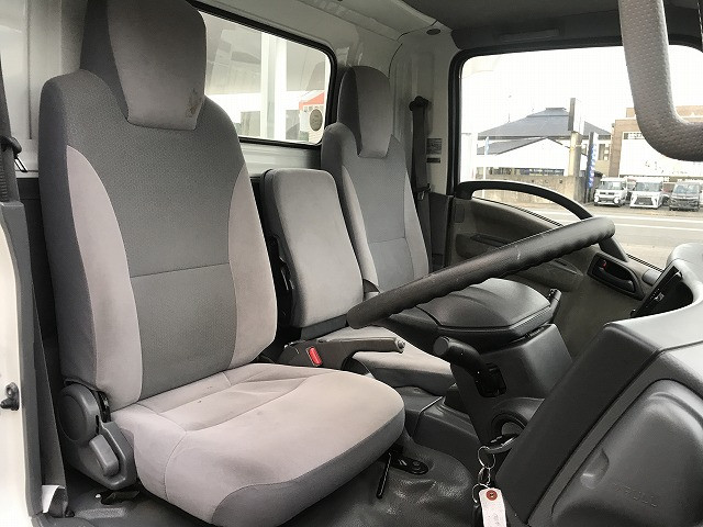 いすゞ エルフ TRG-NLR85AR(2WD)の写真36