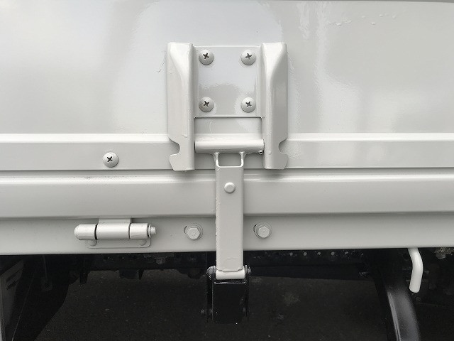 いすゞ エルフ TRG-NLR85AR(2WD)の写真43