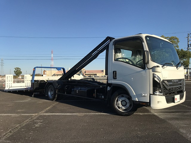 いすゞ エルフ 2RG-NPR88AM(2WD)の写真3