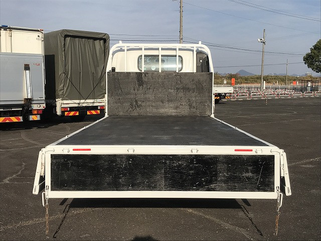 いすゞ エルフ 2PG-NPS88AR(4WD)の写真14