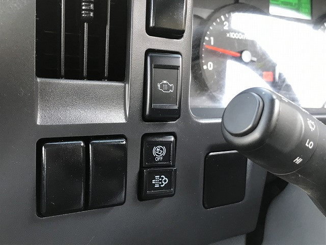 いすゞ エルフ 2PG-NPS88AR(4WD)の写真32