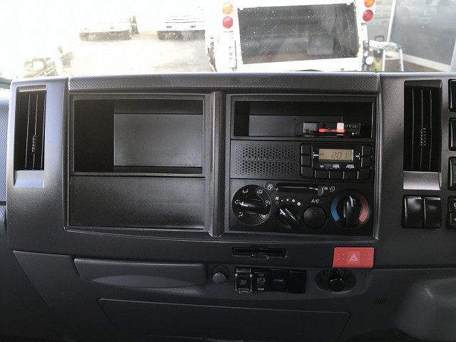 いすゞ エルフ 2PG-NPS88AR(4WD)の写真34