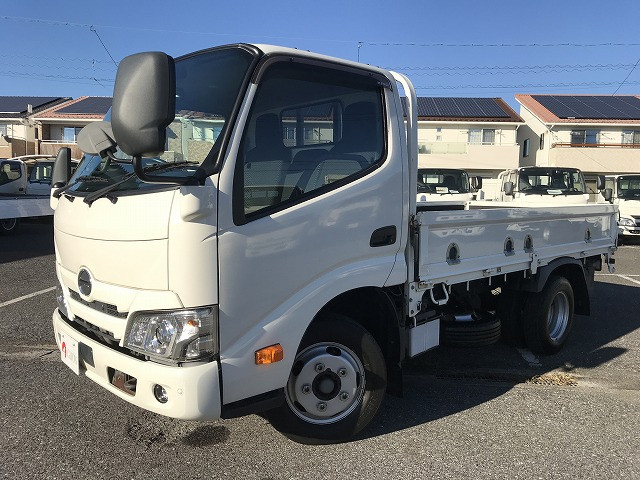 日野 デュトロ 2RG-XZC605M(2WD)の写真1