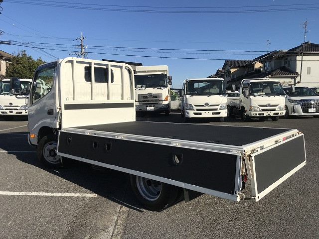 日野 デュトロ 2RG-XZC605M(2WD)の写真13