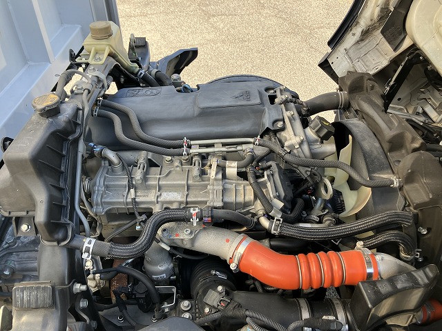 三菱 キャンター TPG-FEA50(2WD)の写真24