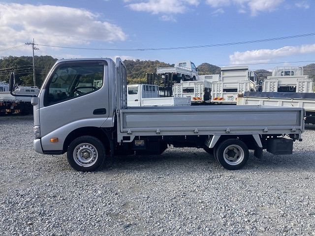 トヨタ ダイナ 3BF-TRY230(2WD)の写真4
