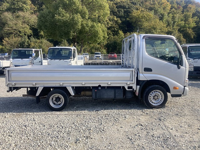 トヨタ ダイナ 3BF-TRY230(2WD)の写真5
