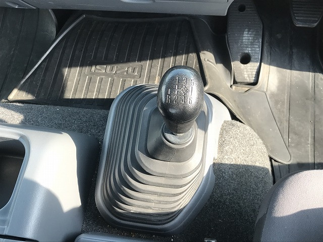いすゞ フォワード TKG-FRR90S2(2WD)の写真37