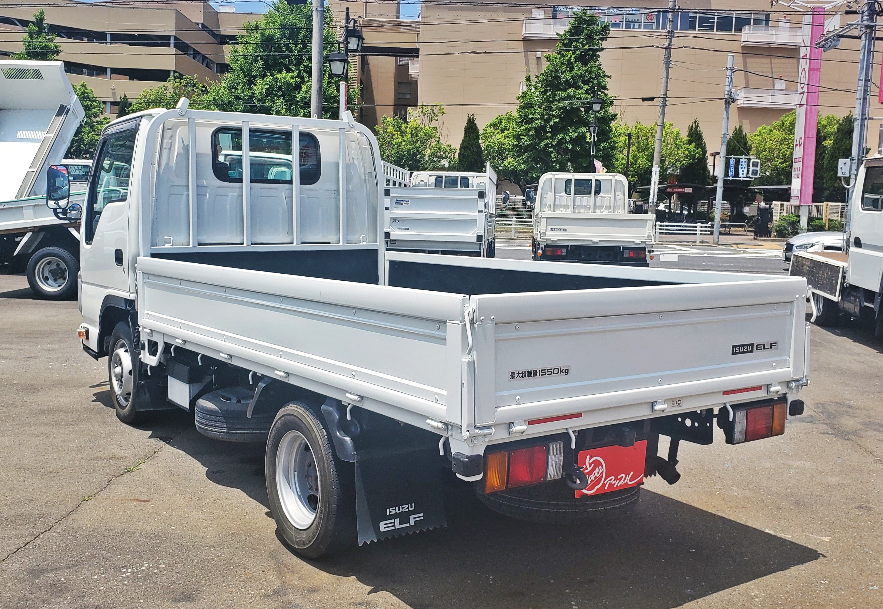 いすゞ エルフ 2RG-NHR88A(2WD)の写真6