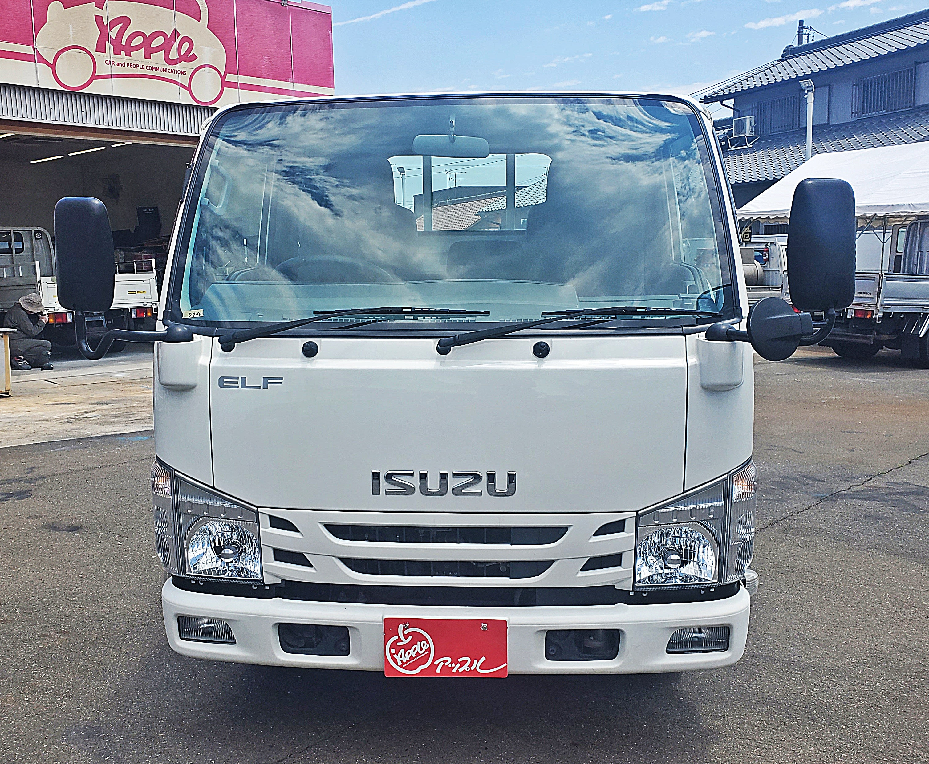 いすゞ エルフ 2RG-NHR88A(2WD)の写真7