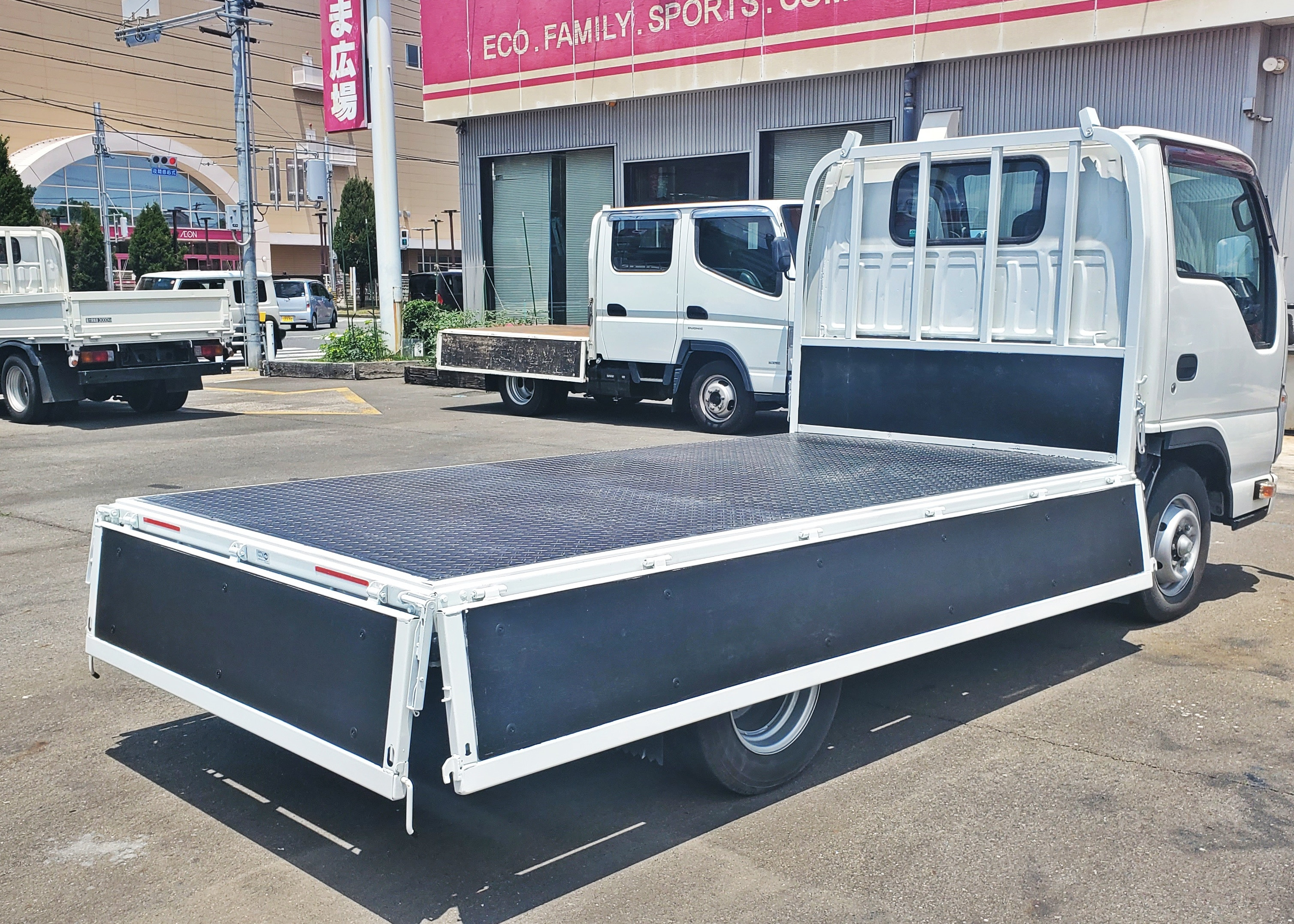 いすゞ エルフ 2RG-NHR88A(2WD)の写真11