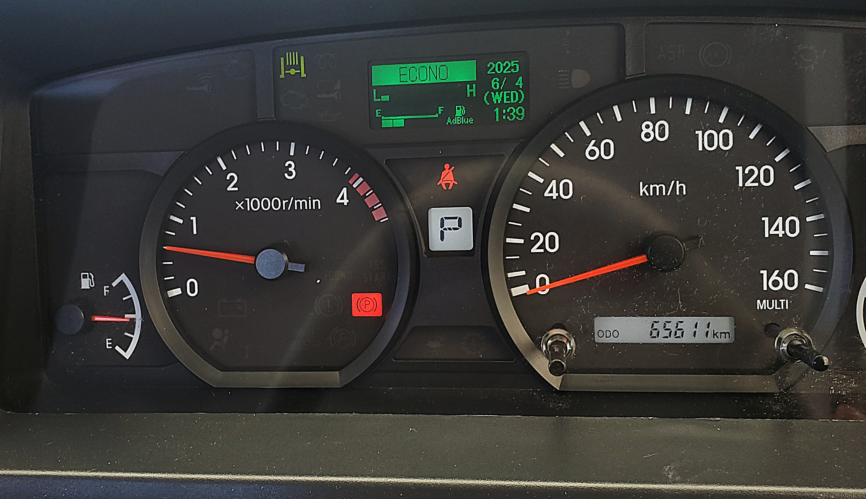 いすゞ エルフ 2RG-NHR88A(2WD)の写真23