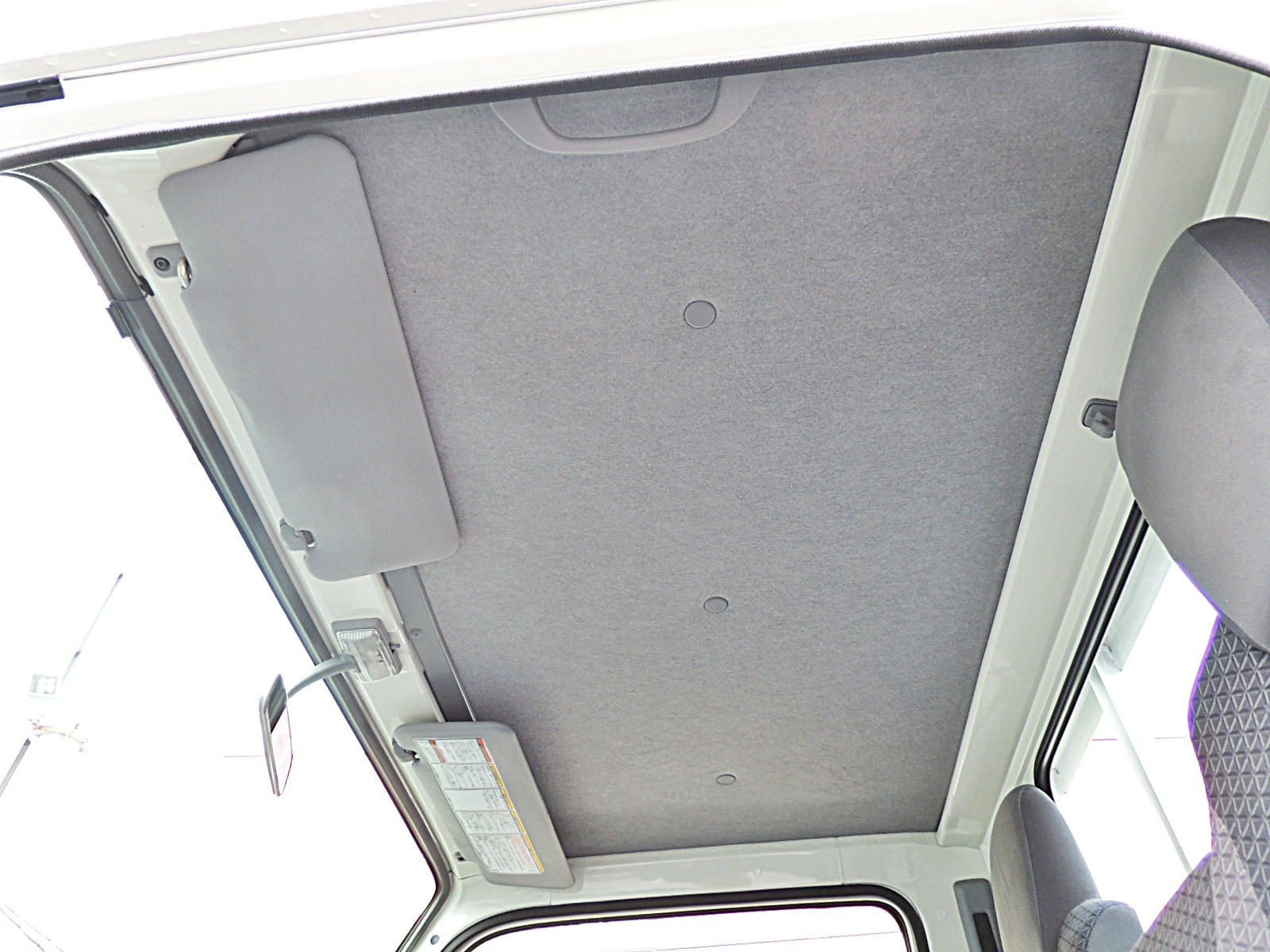 いすゞ エルフ 2RG-NHR88A(2WD)の写真24