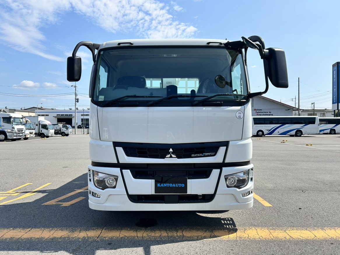 三菱 新品 フロントガラス スーパーグレート FS74HZ グリーン/ボカシ無 レインセンサー 衝突防止 カメラ 付 H29/05~ ML232332