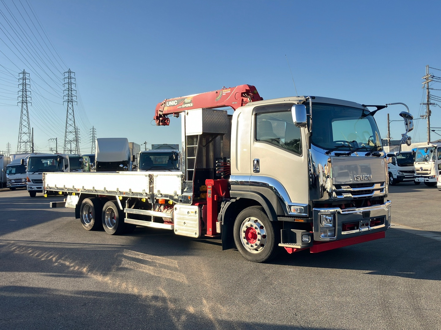 いすゞ フォワード 2KG-FVZ60U2(6x4)の写真2