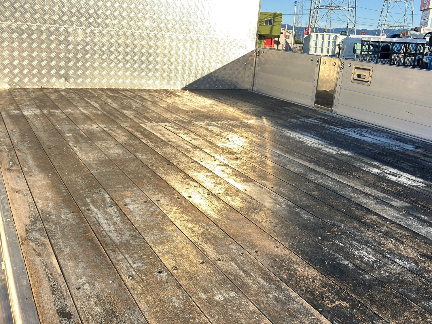 いすゞ フォワード 2KG-FVZ60U2(6x4)の写真8