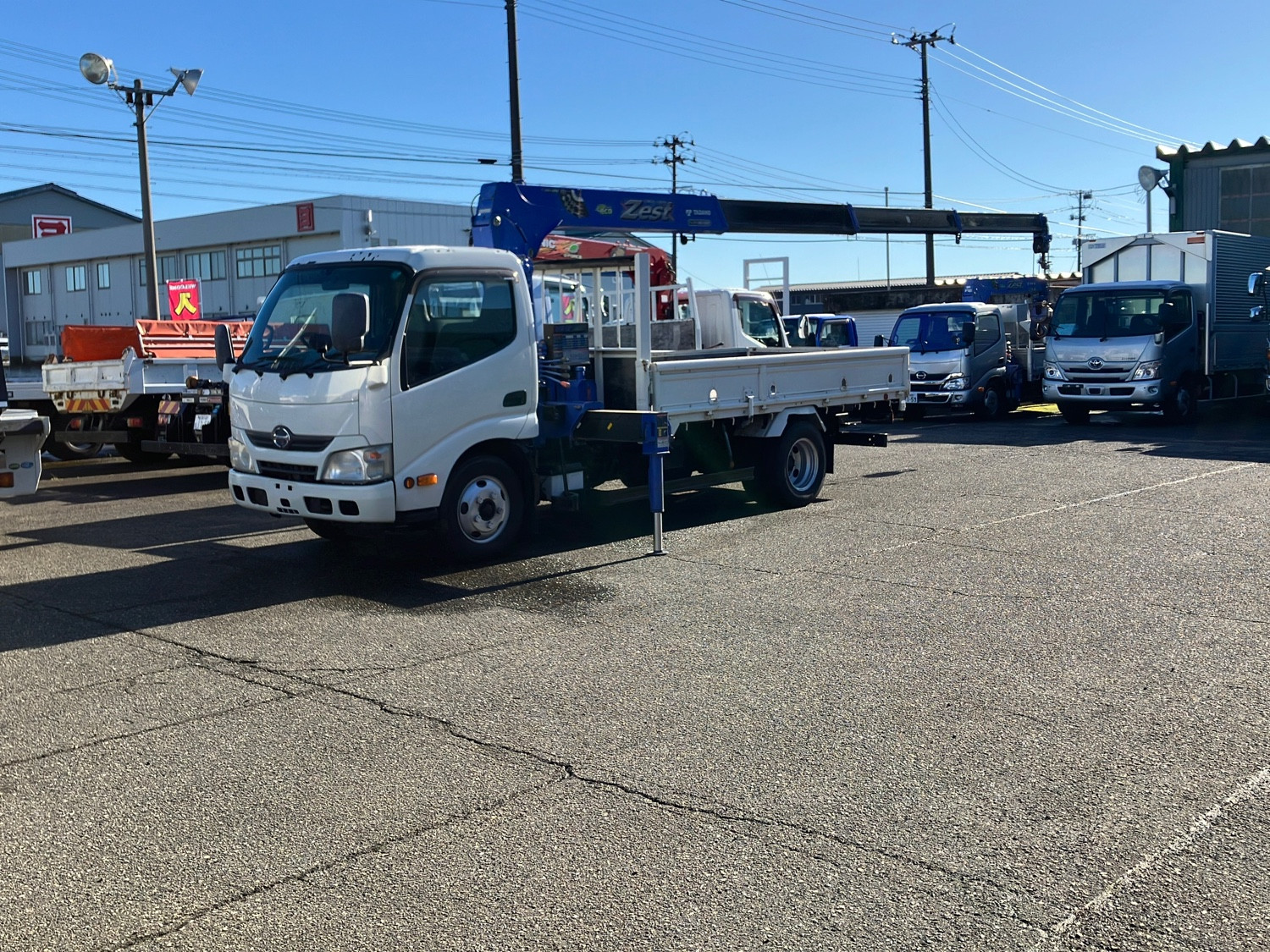 日野 デュトロ TKG-XZU650M(2WD)の写真1